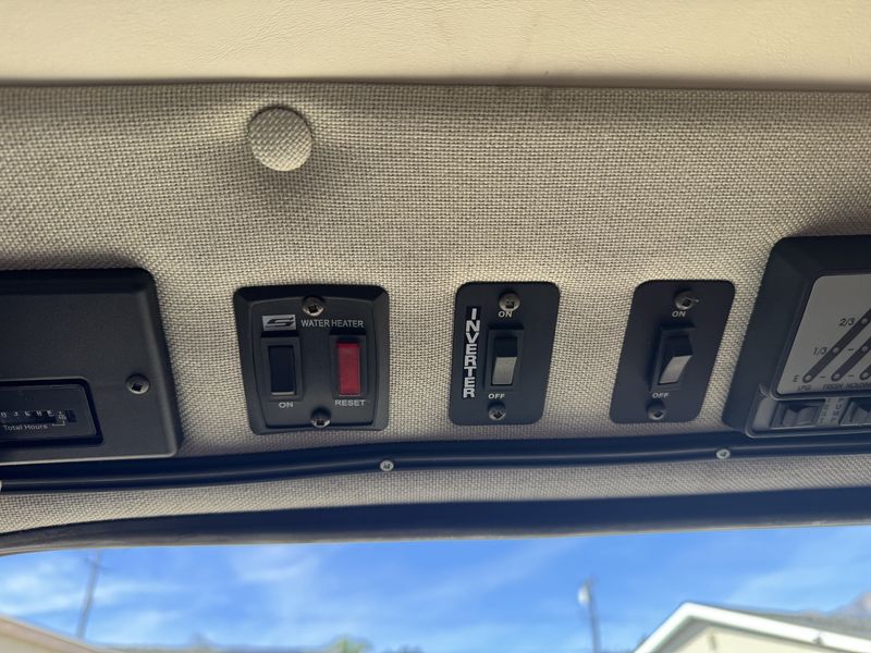 Picture 4/10 of a 2007 Roadtrek SS Agile for sale in Rancho Cucamonga, California