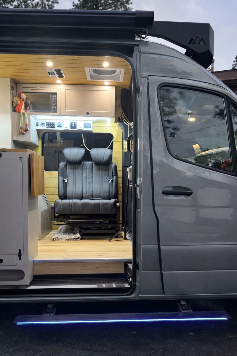 Picture 2/19 of a AWD 170 Montreal camper van with Bed Lift & wet bath for 4-5 for sale in Big Bear City, California