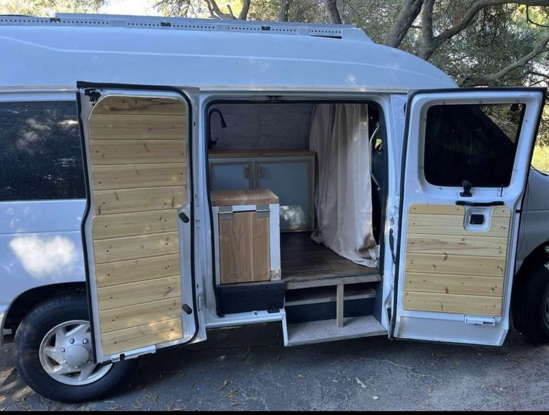 Picture 3/13 of a 2009 Ford Econoline  for sale in Waco, Texas