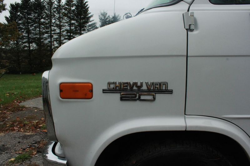 Picture 3/20 of a 1995 Chevy Gladiator Van for sale in Newport, Maine