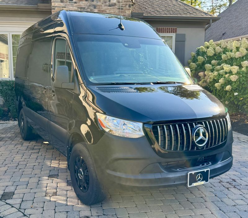 Picture 1/28 of a 1999 Mercedes Sprinter 1500 144” base High Top for sale in Westerville, Ohio