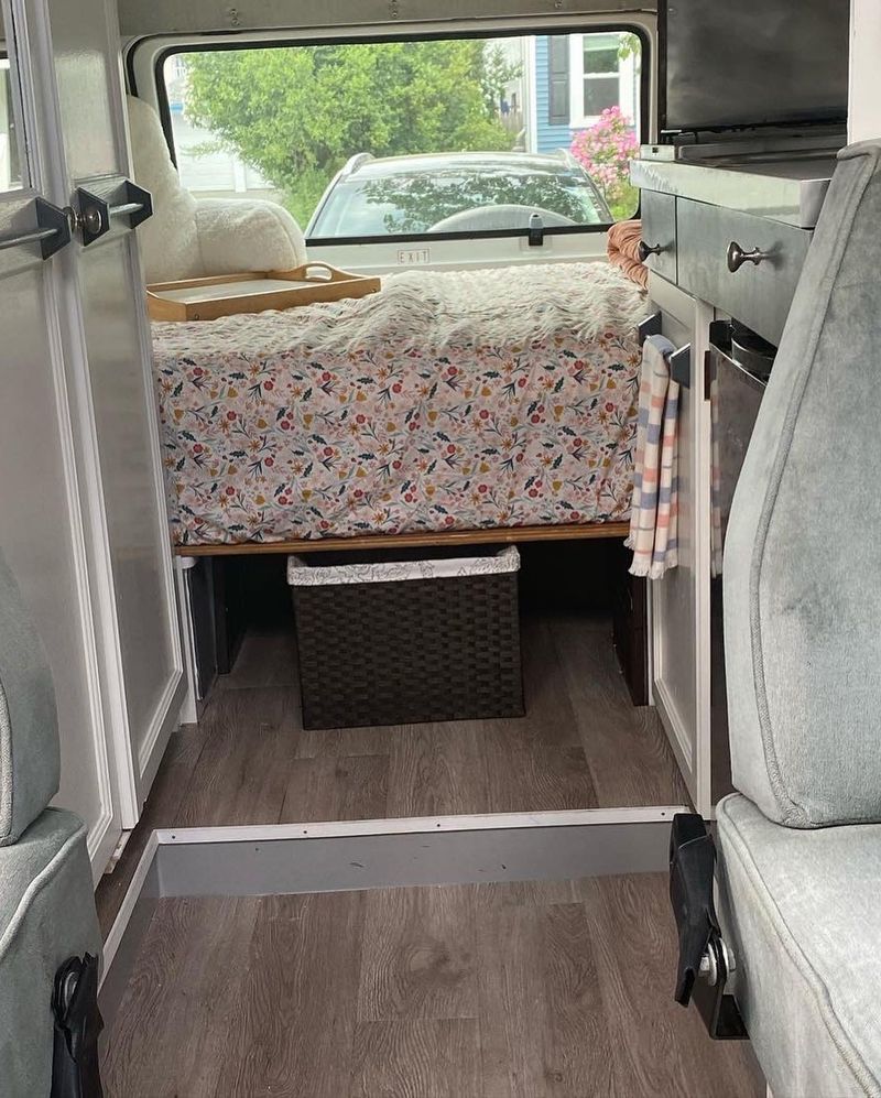 Picture 6/10 of a 1996 Roadtrek 190 Versatile Renovated for sale in Lincoln, Rhode Island
