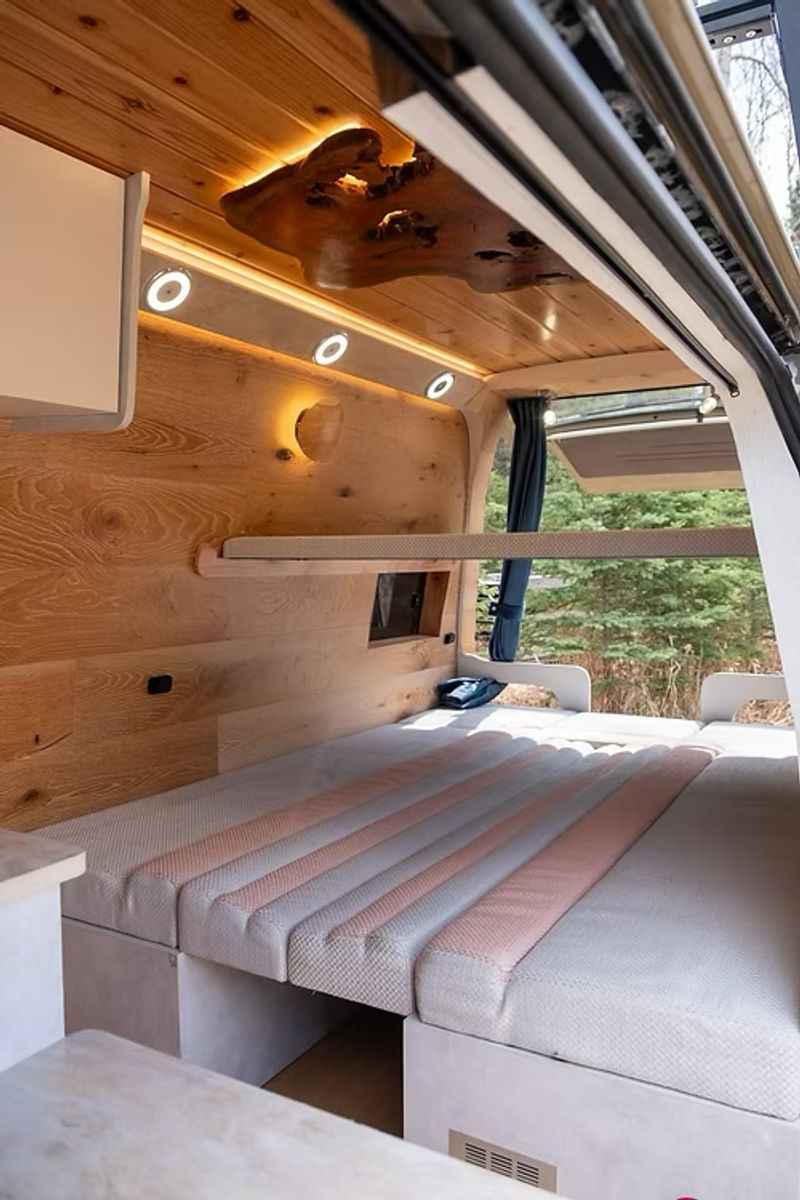 Picture 5/14 of a 1997 Toyota Hiace Camper Conversion by Samurai Campers Japan for sale in Kalispell, Montana