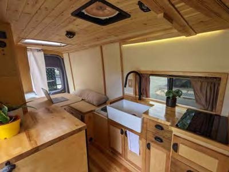 Picture 1/17 of a Self-contained solar 2019 Ford Transit high roof for sale in Medford, Oregon