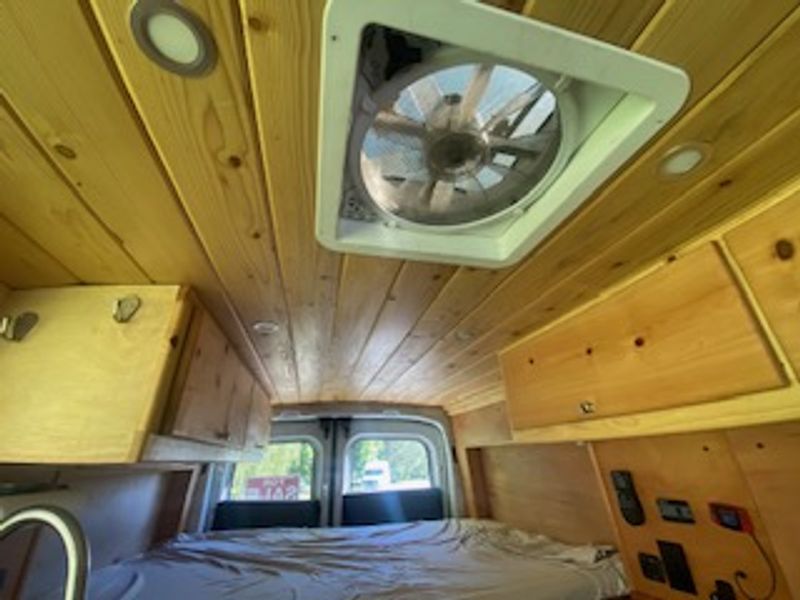 Picture 2/8 of a Transit campervan for sale in Reno, Nevada