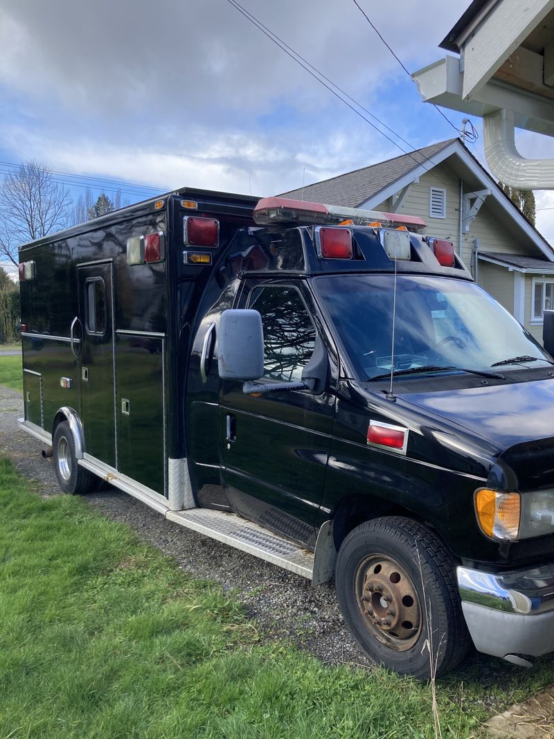 Picture 1/10 of a Campulance for sale in Centralia, Washington