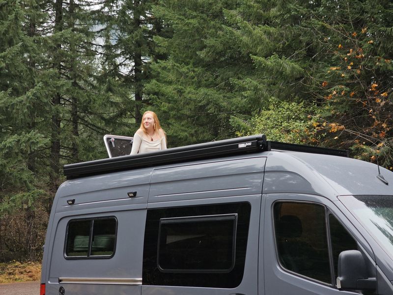 Picture 2/24 of a 2500 Mercedes-Benz Sprinter for sale in Eugene, Oregon