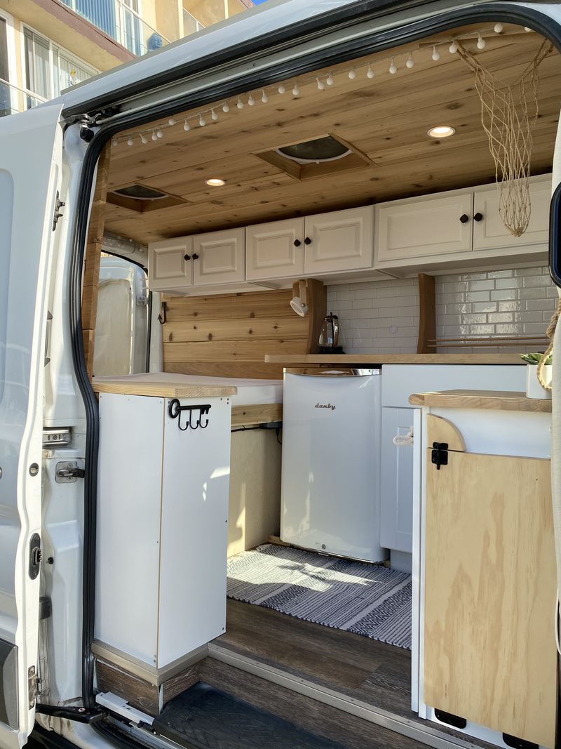 Picture 1/25 of a Transit 2018 Medium Roof WB 138" Full size bed for sale in Phoenix, Arizona