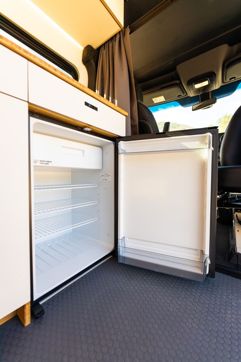 Picture 3/14 of a 2022 Mercedes Sprinter for sale in Boulder, Colorado