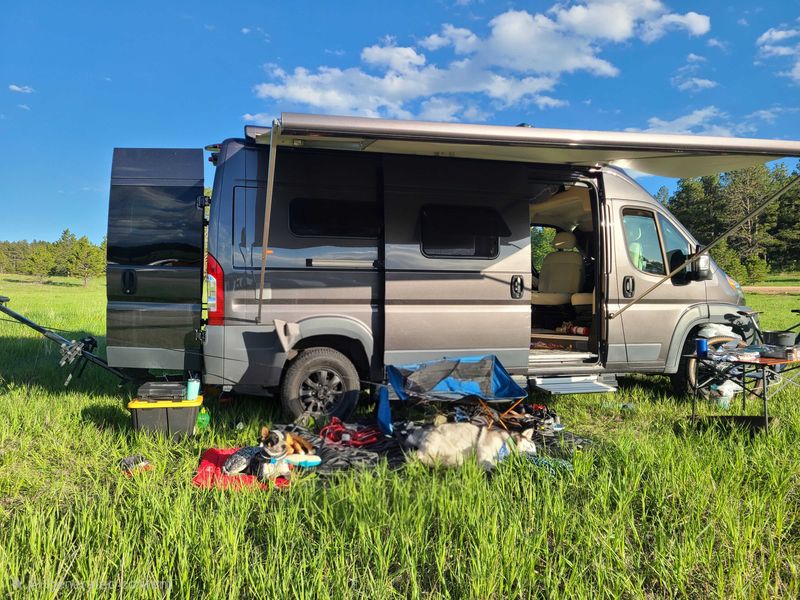 Picture 2/19 of a 2019 Hymer Aktive 2.0 Loft Off-grid for sale in Denver, Colorado