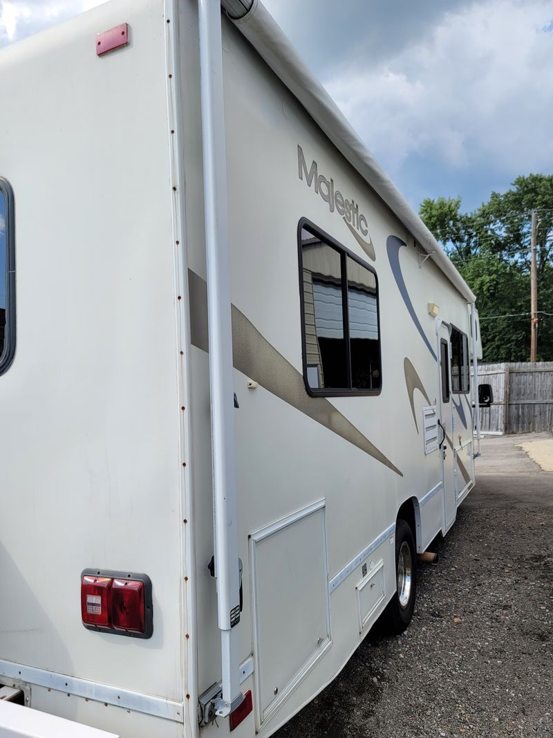 Picture 2/9 of a 2002 e450 majestic 29ft for sale in Gallatin, Tennessee