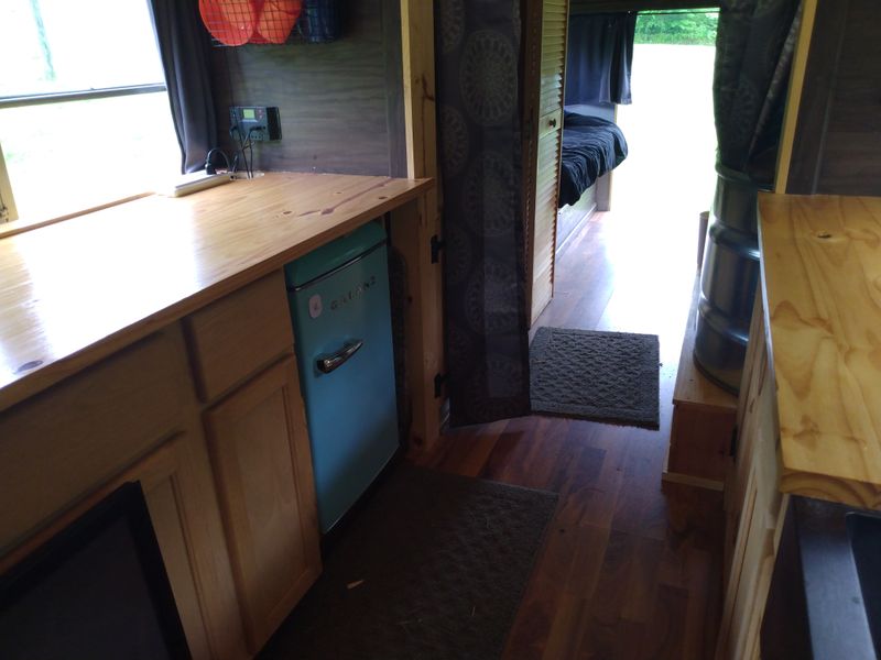 Picture 2/15 of a 2004 f65 Thomas converted skoolie for sale in Logan, Ohio