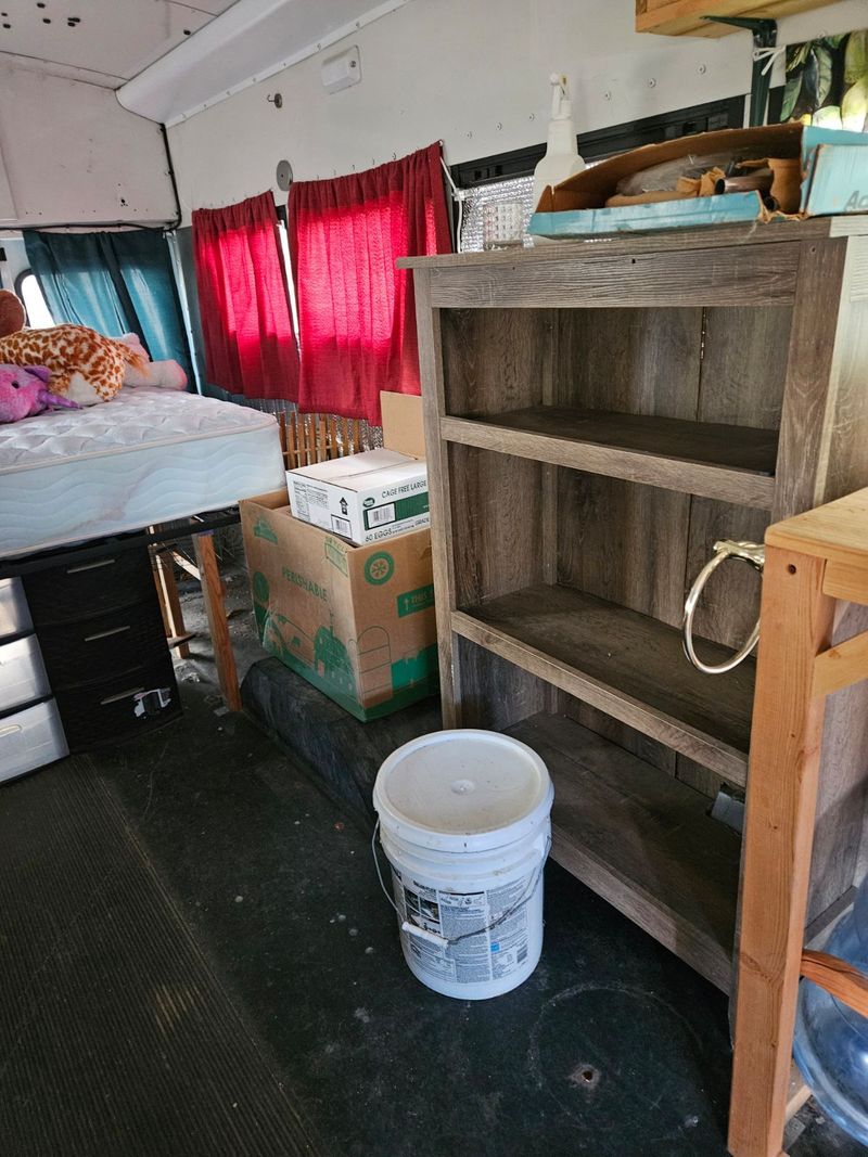 Picture 4/9 of a 2009 Chevy Express 3500 van front  for sale in Hesperia, California