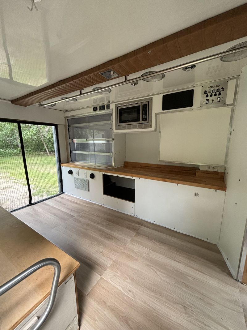 Picture 5/39 of a 1989 4x4 Ford E-350 7.3IDI Diesel Ambulance Camper for sale in Menahga, Minnesota