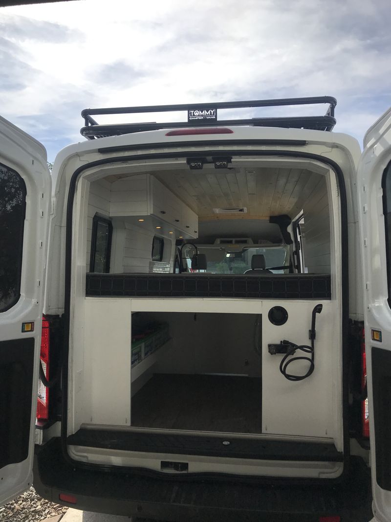 Picture 3/10 of a 2016 Transit 250 Mid Roof  for sale in Missoula, Montana