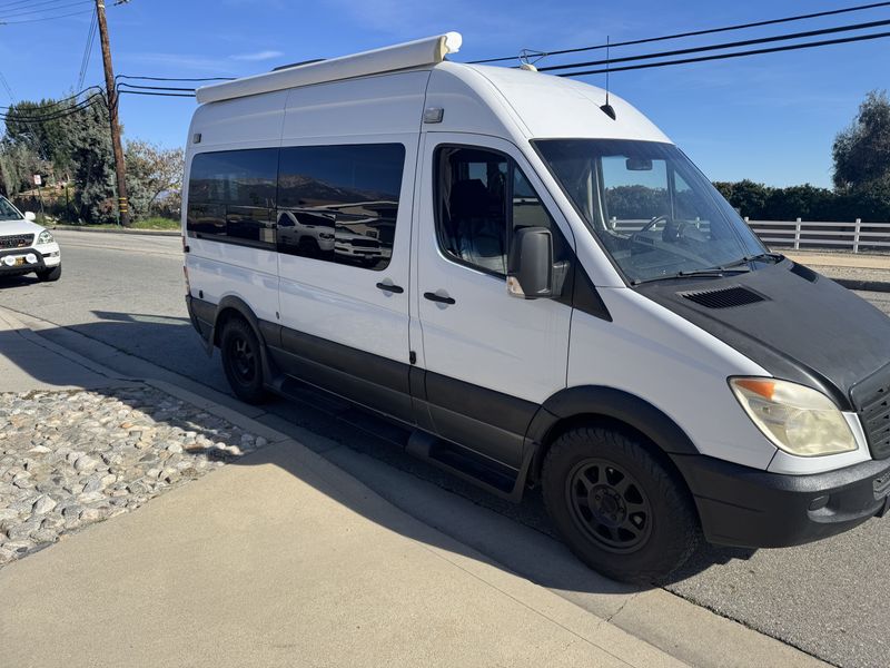 Picture 3/10 of a 2007 Roadtrek SS Agile for sale in Rancho Cucamonga, California