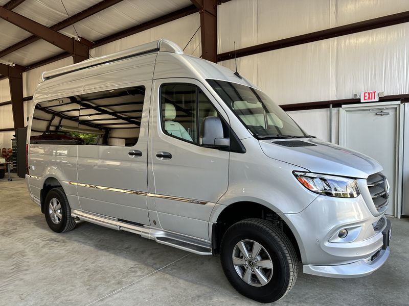 Picture 2/45 of a 2022 Mercedes Interstate Airstream for sale in Visalia, California