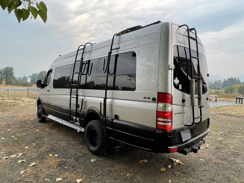 Picture 2/34 of a 2018 Winnebago ERA X Sprinter 170 EXT 4x4 for sale in Hood River, Oregon