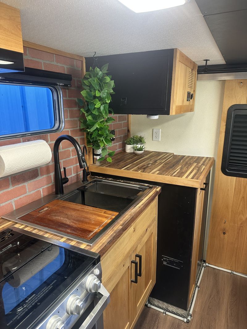 Picture 1/14 of a Custom built RV/Tiny home for sale in Grass Valley, California