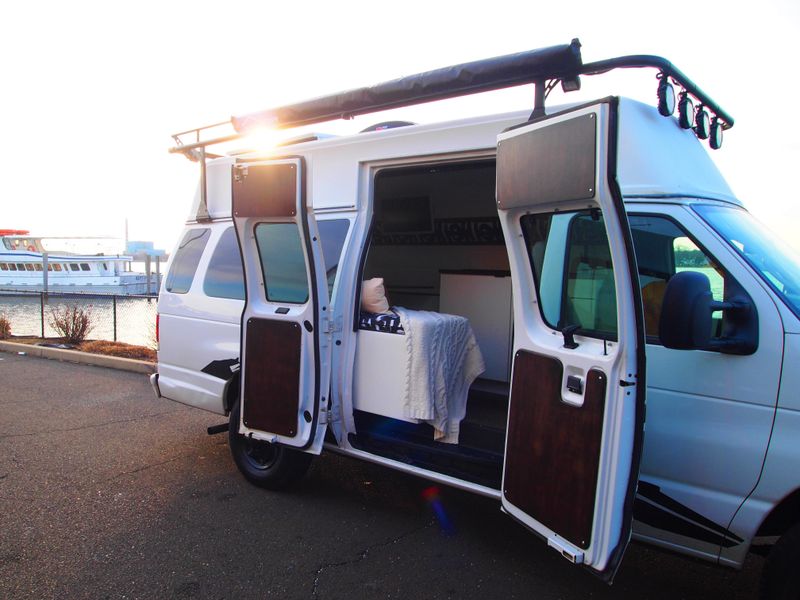 Picture 2/11 of a 2009 Ford econoline e250 for sale in Stratford, Connecticut