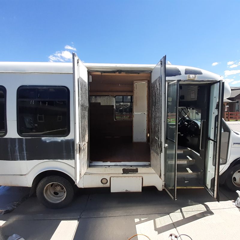 Picture 3/15 of a 2007 Ford e450 Super Duty for sale in Ranchos De Taos, New Mexico