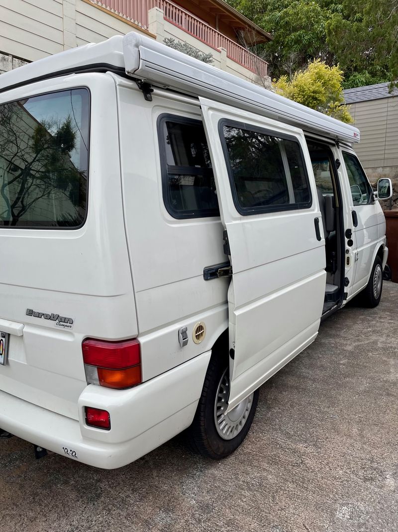 Picture 4/6 of a 1999 VW Eurovan w/Winnebago Popup Camper kit for sale in Wailuku, Hawaii