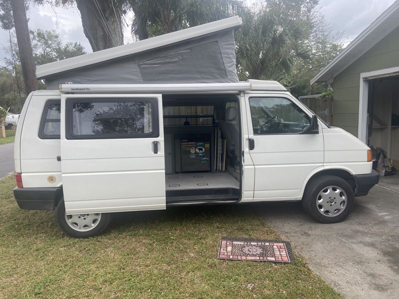 Picture 6/8 of a 1995 vw eurovan winnebago 2.5l 5 cyl, 5spd manual for sale in Tampa, Florida
