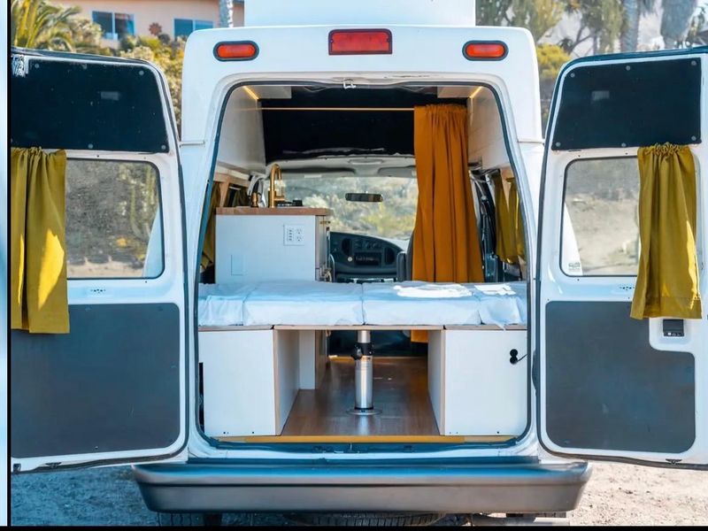 Picture 4/17 of a Class "B" RV - SILVIA - Low mileage beauty for sale in North Hollywood, California