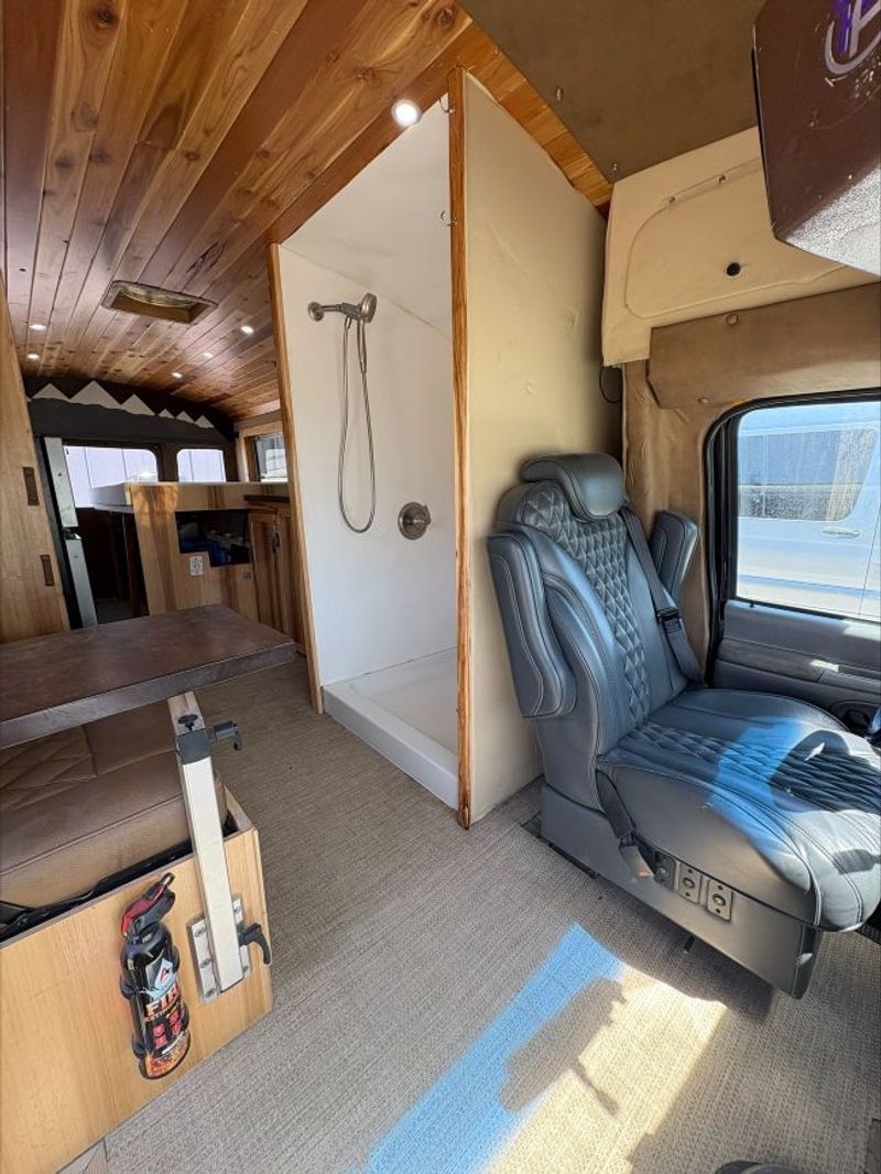 Picture 3/13 of a 2000 Ford E450 Skoolie for sale in Eden Prairie, Minnesota