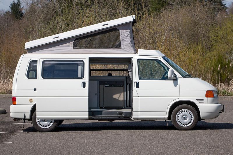 Picture 3/30 of a 1999 Volkswagen EuroVan Camper – excellent condition for sale in Olympia, Washington