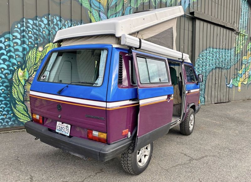Picture 2/12 of a 1989 Volkswagen Vanagon (Westfalia) for sale in Seattle, Washington