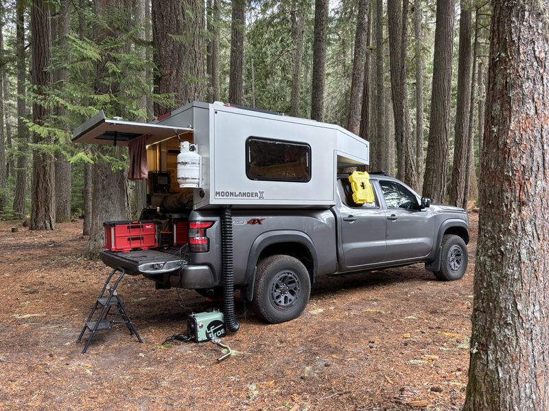 Picture 1/11 of a Custom Truck Camper (Moonlander X) for sale in Issaquah, Washington