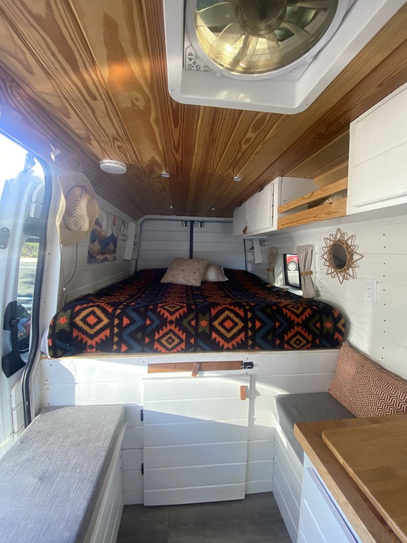 Picture 5/14 of a Mercedes Off-Grid Campervan for sale in Boulder, Colorado