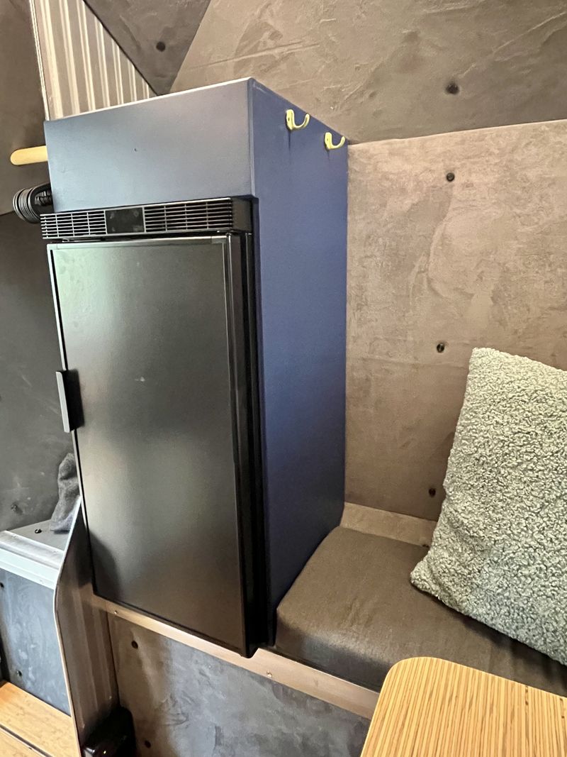 Picture 3/4 of a Kimbo 6 series Camper for sale in Martinez, California