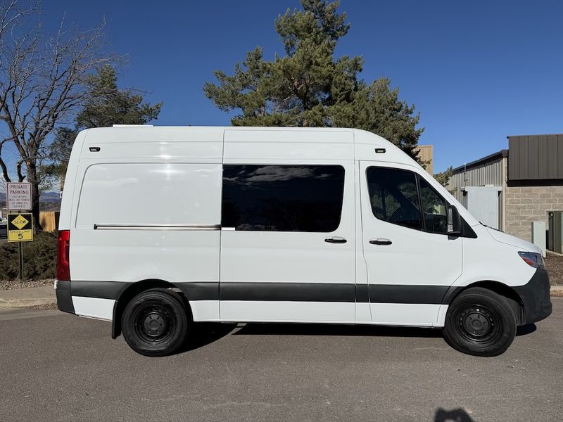 Picture 4/17 of a 2021 Mercedes Benz – Financing Available! for sale in Littleton, Colorado