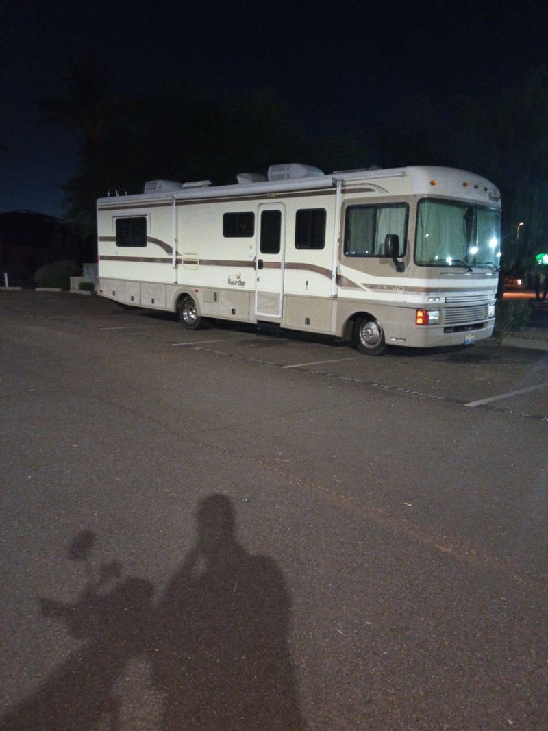 Picture 2/5 of a 1998 Fleetwood bounder  for sale in Mesa, Arizona