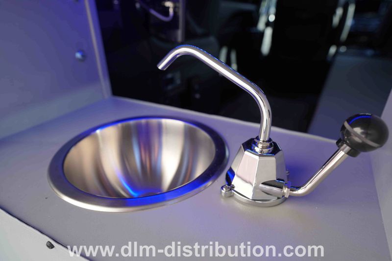 Picture 5/45 of a 2026 Chrysler Pacifica AWD Mini-T Campervan Fits in a Garage for sale in Lake Crystal, Minnesota