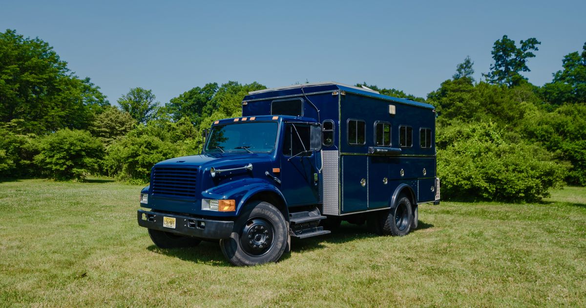Camper For Sale Hotshot Crew Carrier > Luxury OffGrid Overlander