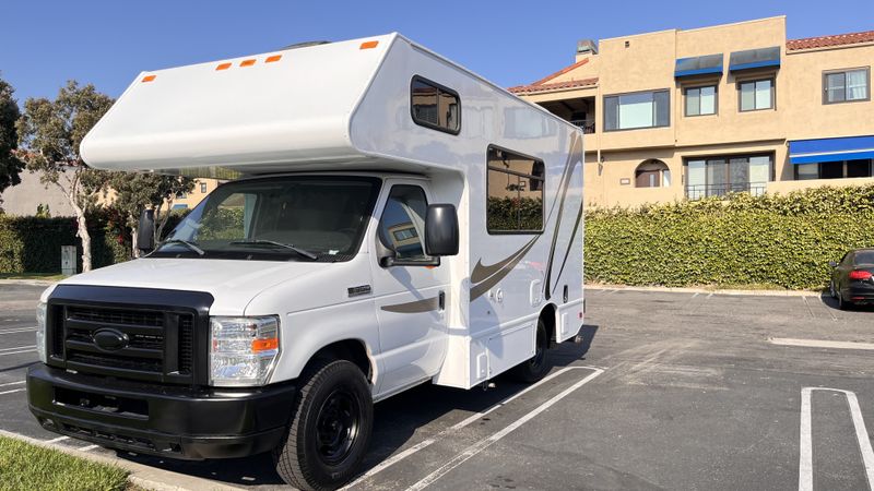 Picture 2/25 of a 2018 19ft Ford Econoline super duty 350 for sale in Sunset Beach, California