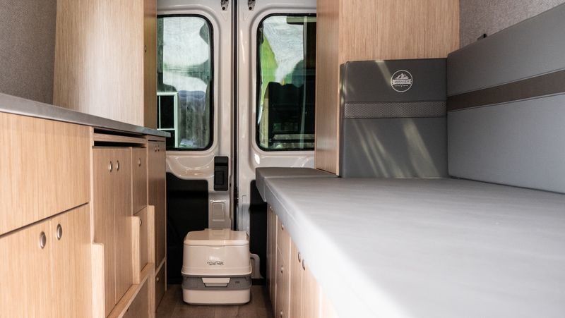 Picture 4/18 of a 2021 Ford Transit 250 AWD for sale in Villa Ridge, Missouri