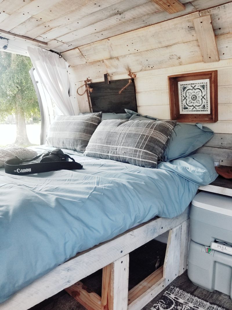 Picture 4/16 of a 2011 FORD - Great Starter Campervan for sale in Miami, Florida