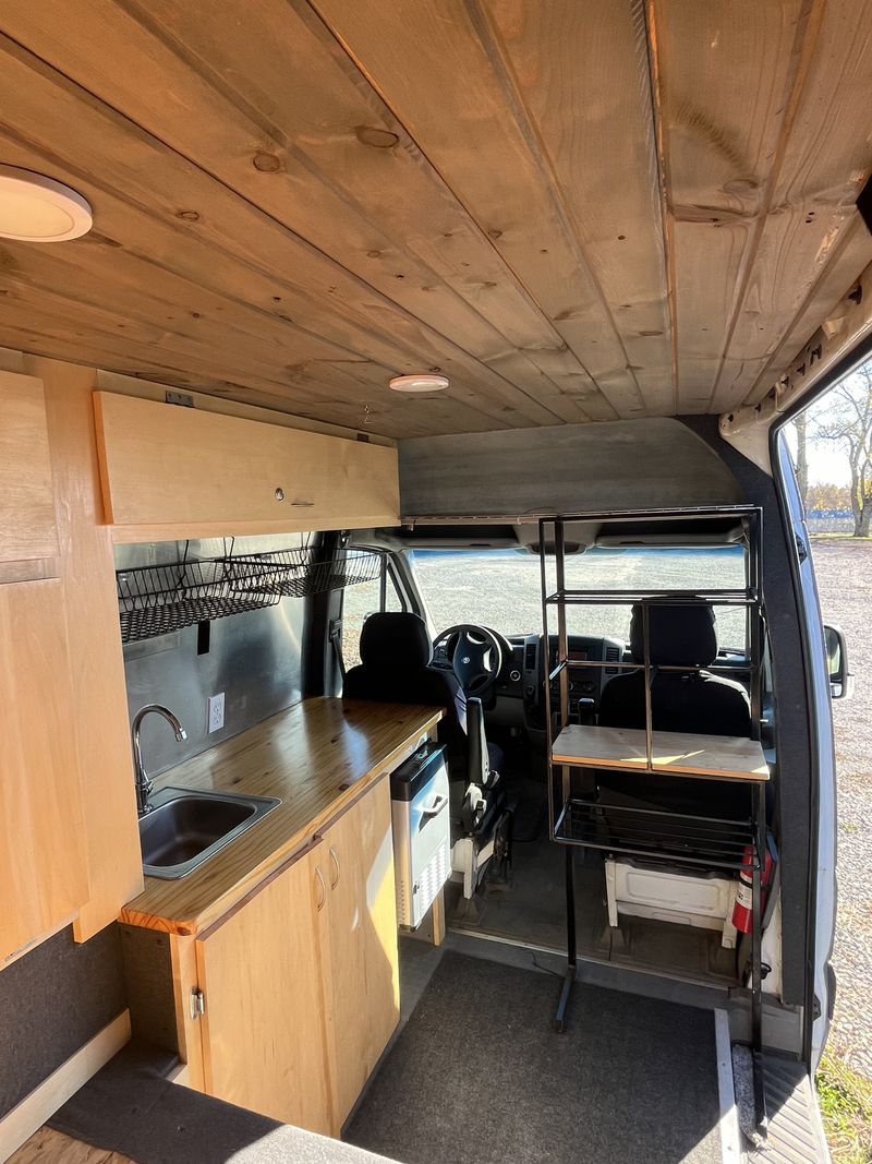 Picture 4/14 of a 2007 Dodge Sprinter Camper Van for sale in Brookfield, Missouri