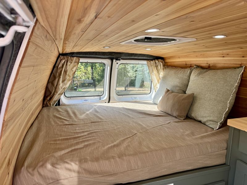 Picture 5/15 of a 2010 Ford Econoline for sale in Saint Paul, Minnesota