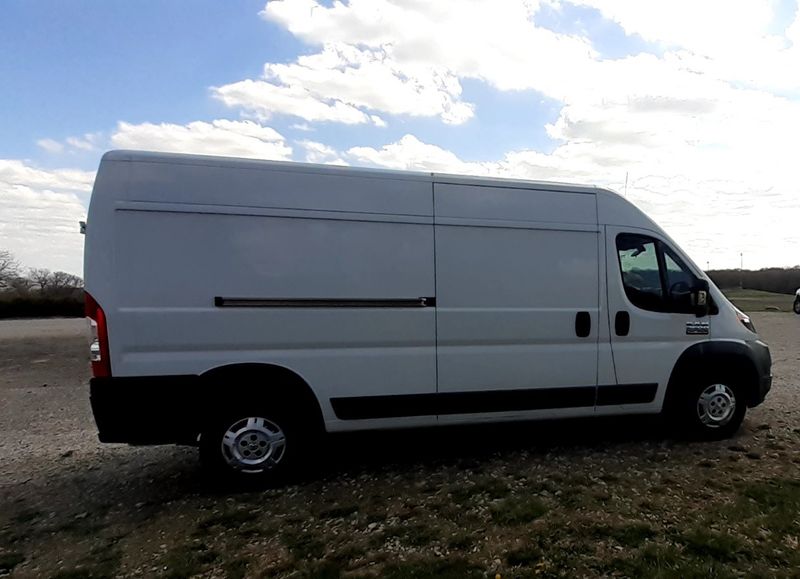 Picture 3/19 of a 2016 Dodge Ram Promaster 2500 for sale in Grain Valley, Missouri