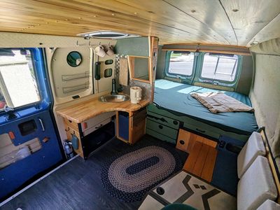 Photo of a Camper Van for sale: E350 SUPERCOZY (2001 Ford E350)