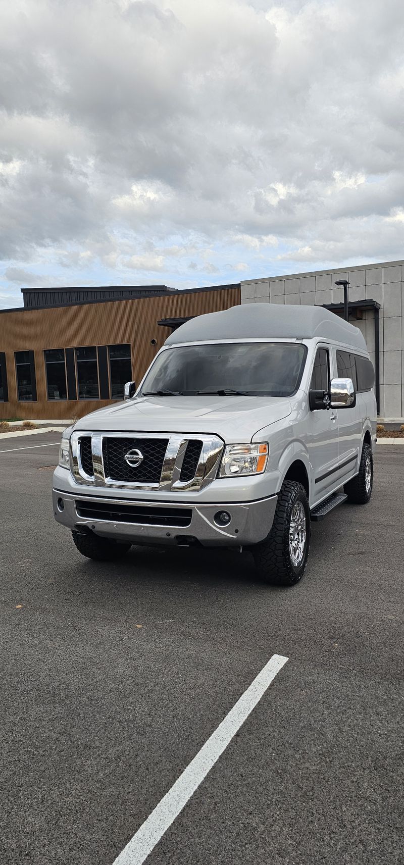 Picture 3/22 of a 2017 Nissan NV3500 SL 4x4 66k miles for sale in Knoxville, Tennessee