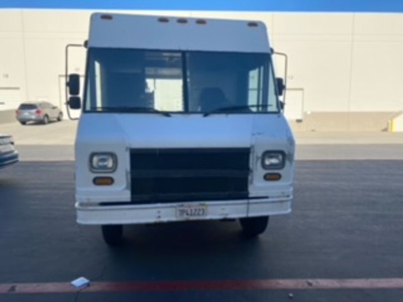 Picture 1/5 of a 1998 Chevy Box Truck for sale in Rancho Cucamonga, California