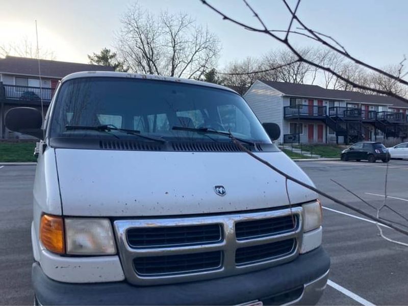 Picture 4/5 of a 1999 dodge ram wagon for sale in Lawrence, Kansas