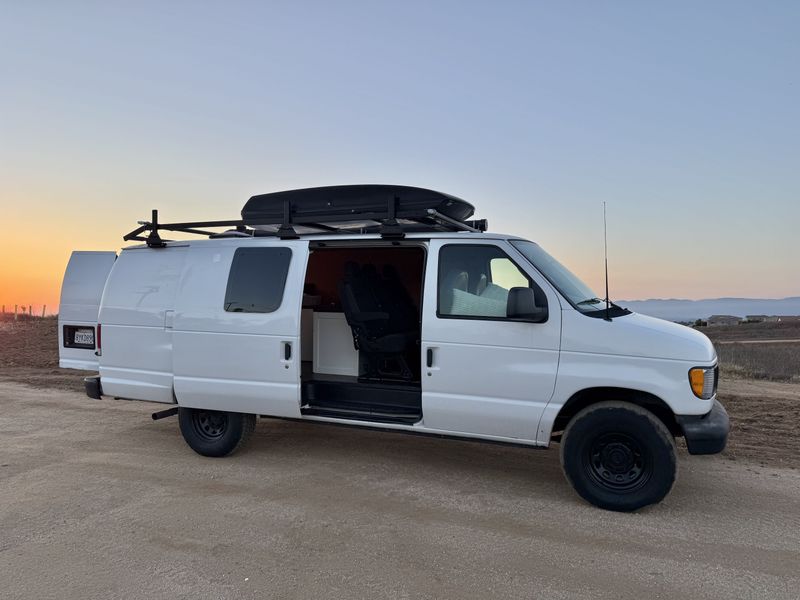 Picture 2/14 of a Camper Van for sale in Riverside, California