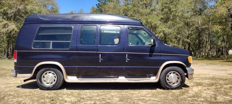 Picture 4/33 of a 2000 Ford E150 Sleeper Conversion Van  for sale in Tallahassee, Florida